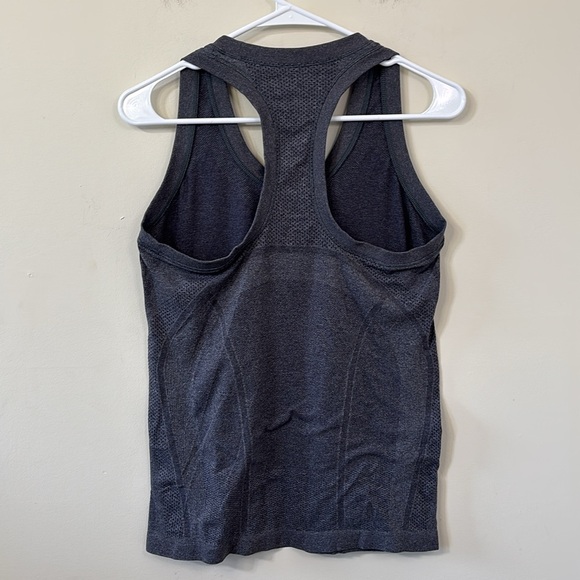 Athleta Momentum Seamless Heather Gray Tank Top Size Medium - Picture 5 of 8